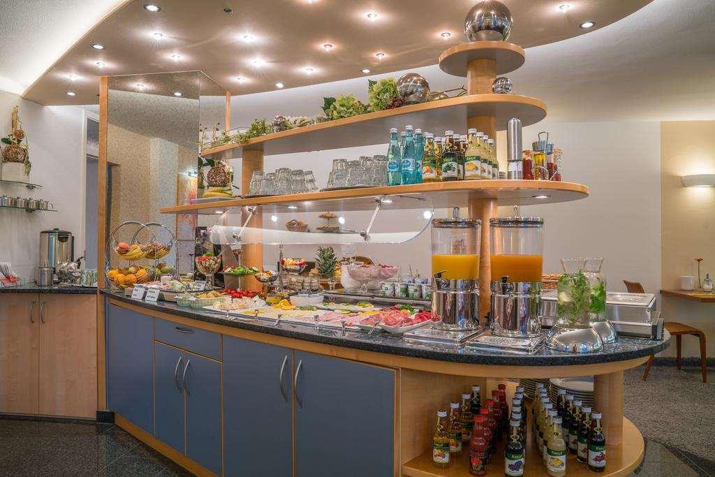 Airporthotel Residenz Steinenbronn Restoran gambar